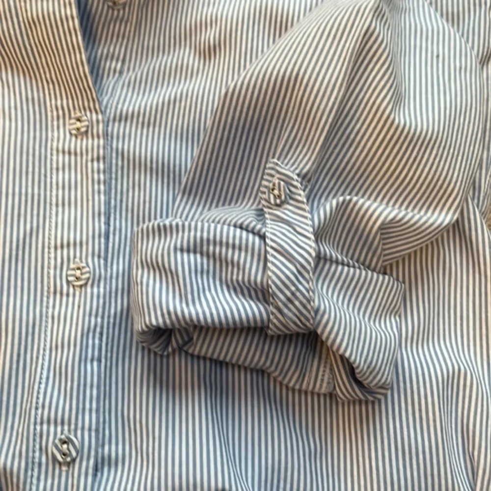 Tommy Hilfiger shirt length chest